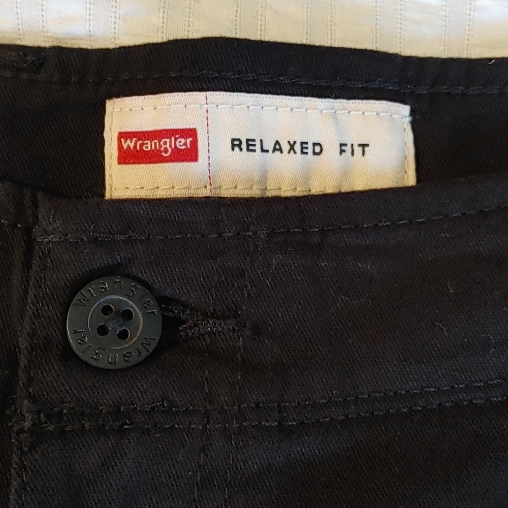 NWT Men's Relaxed Fit Cargo Shorts - Picture 8 of 11